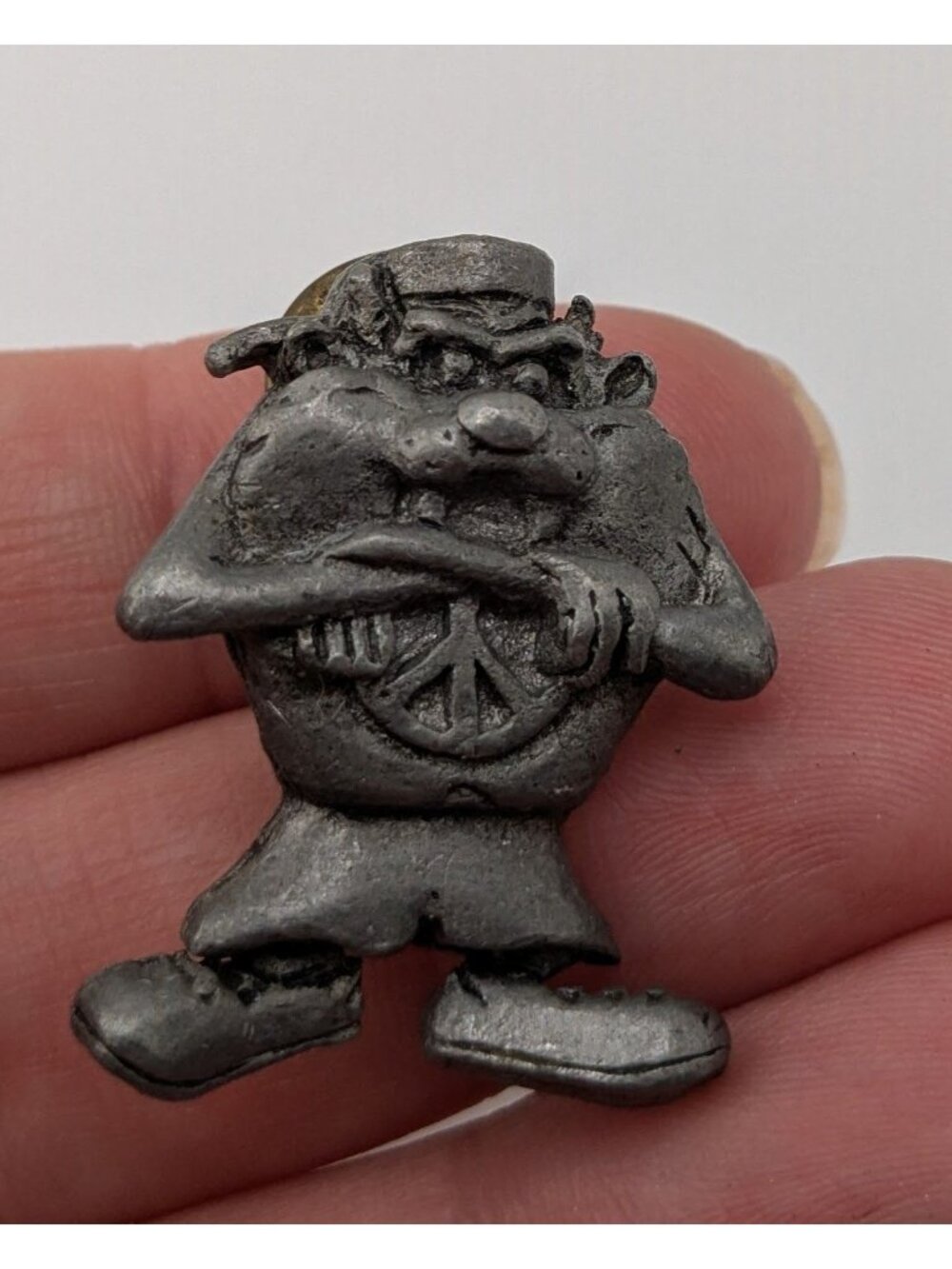 Vintage 1996 Warner Bros. Taz Lapel Pin